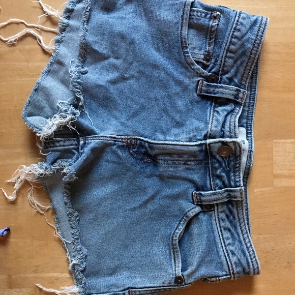 Vintage high waisted denim shorts - Picture 2 of 3
